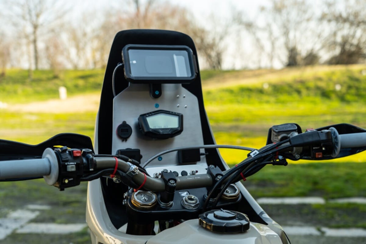 Honda NX650 Dominator "Desert Thumper" by Manara Artwork: Old School Rally Genetics