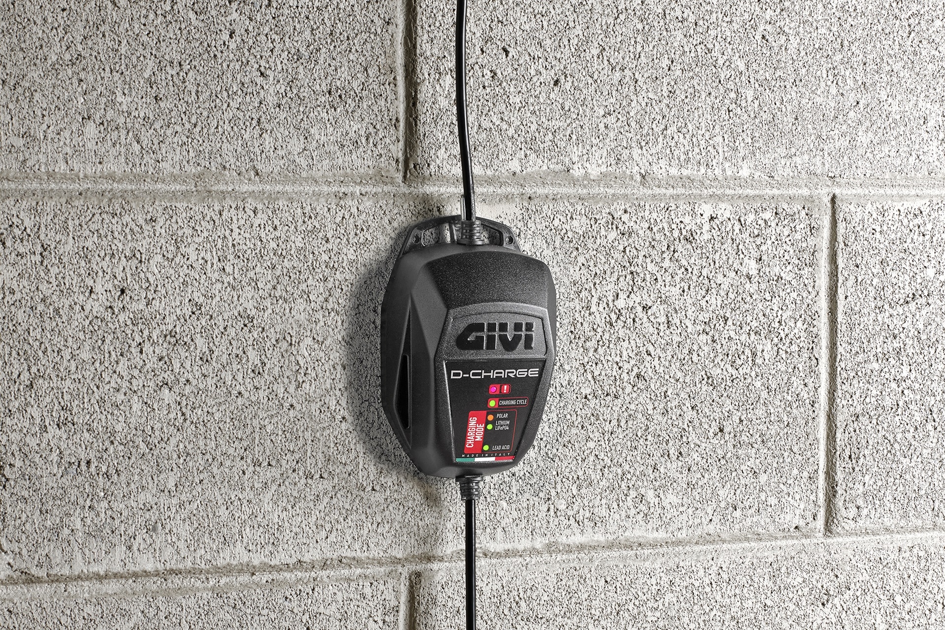 GIVI S510 D-Charge battery charger: Ideal to take on our trips