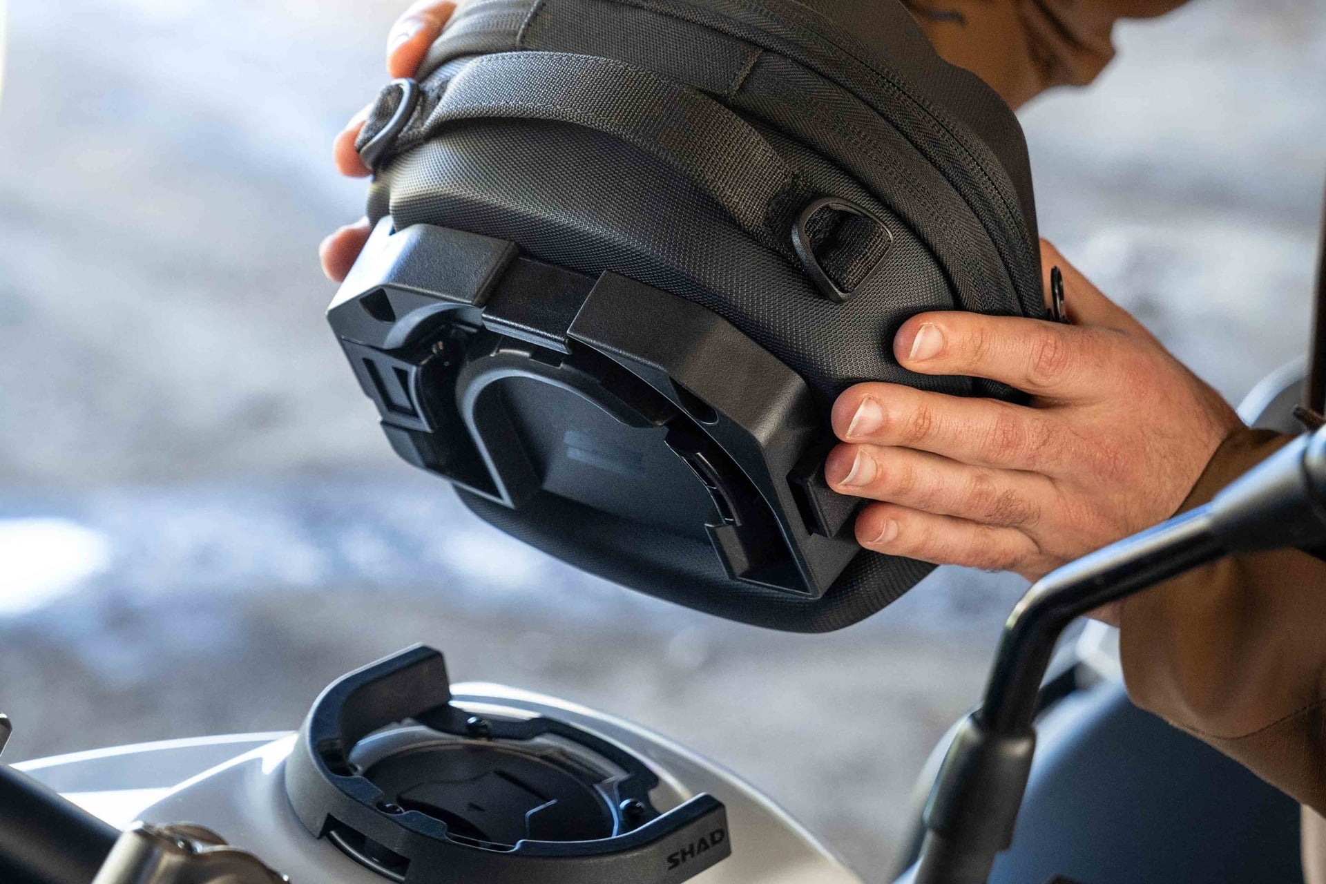 SHAD increases its range of Click System tank bags