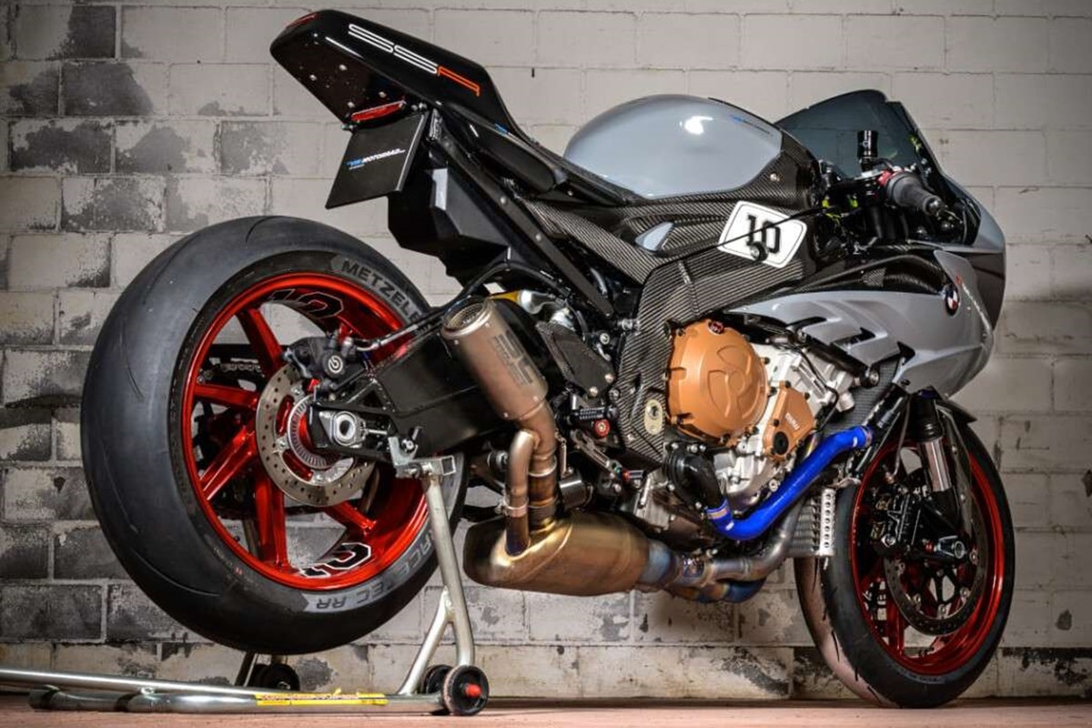 “SSR10” Super Short by VTR Customs: Intimidating sports combination