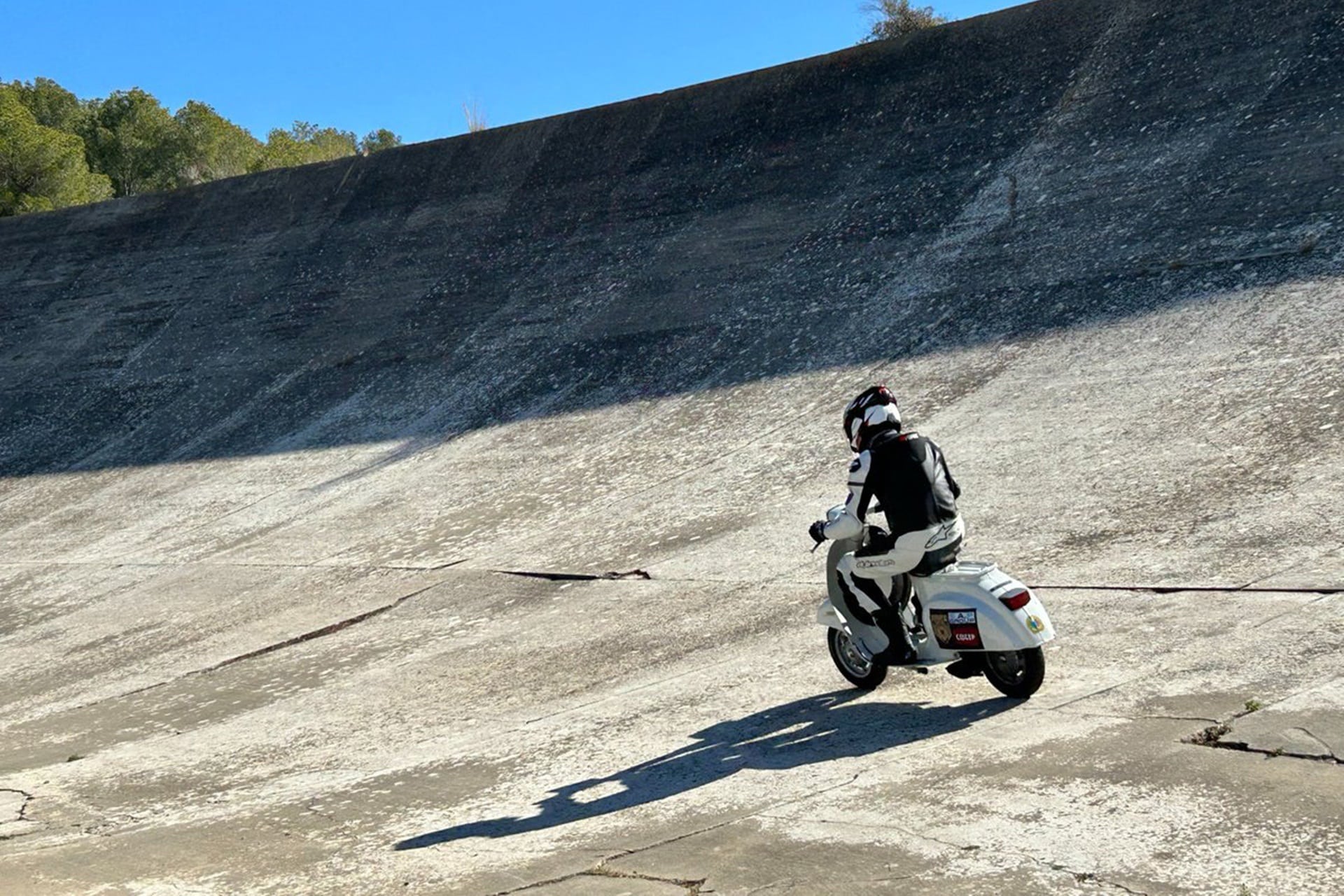 Valerio Boni achieves his 6th Guinness record on a 1979 Vespa 50