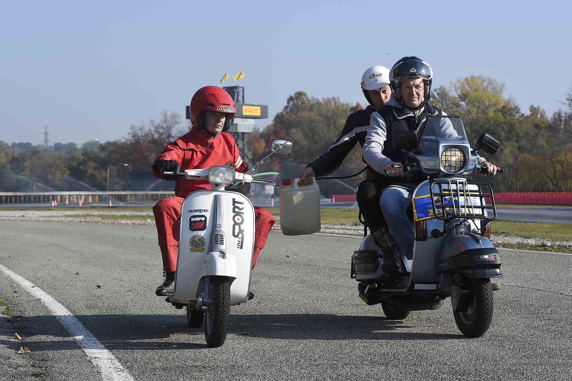 Valerio Boni achieves his 6th Guinness record on a 1979 Vespa 50