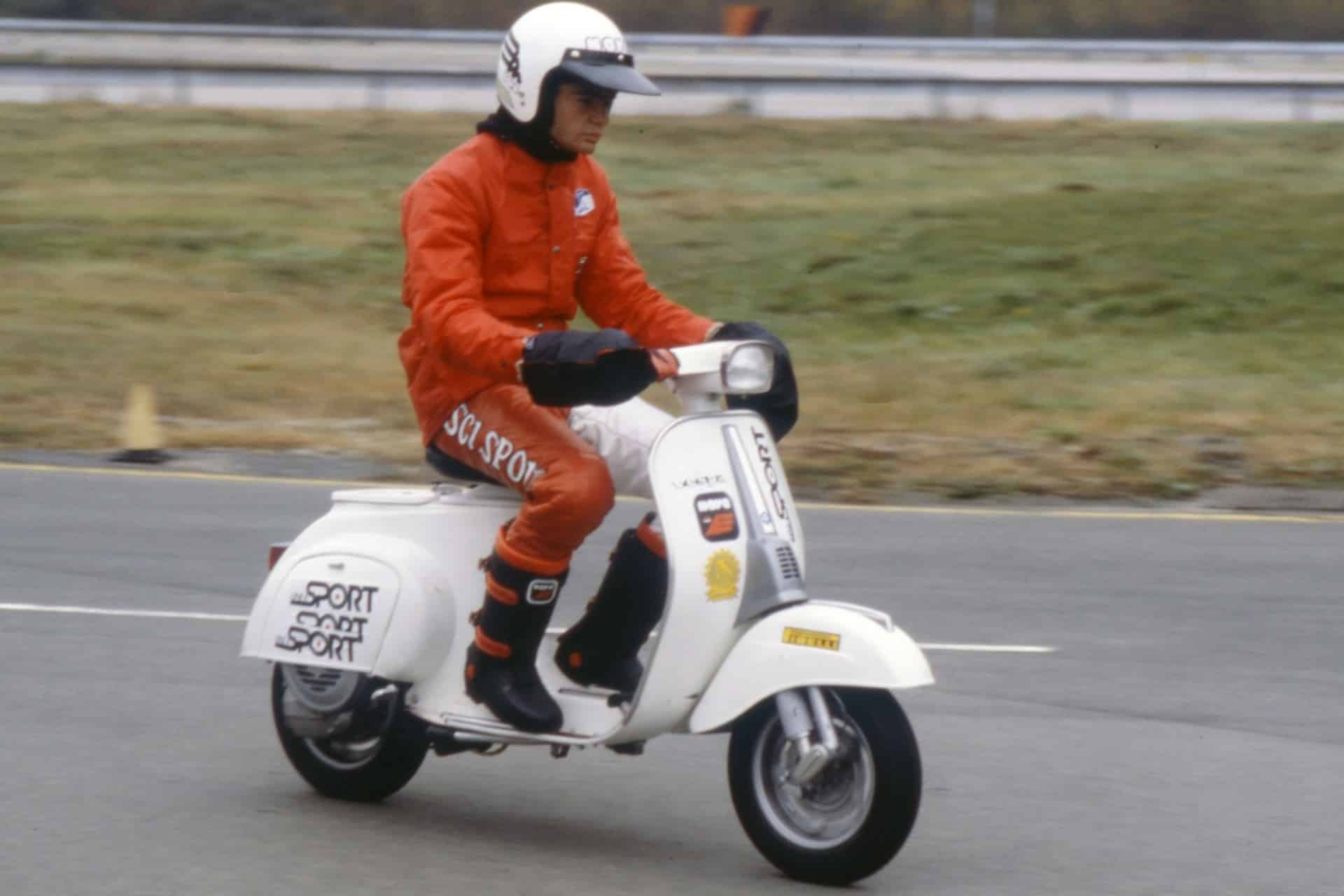 Valerio Boni achieves his 6th Guinness record on a 1979 Vespa 50