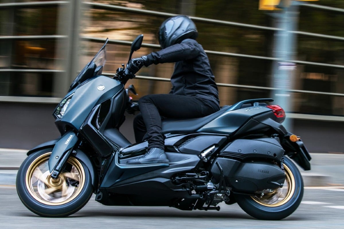 The new Yamaha MT-09 and the XMAX 300 awarded the Red Dot Award: Product Design 2024