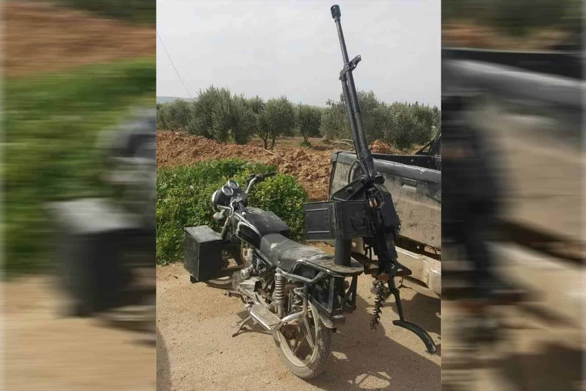 Esta moto sí que está armada hasta los dientes…