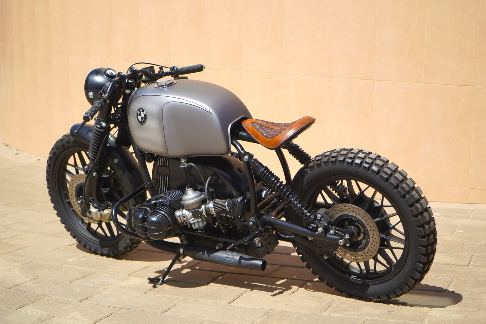 BMW R100 Gray Brown, this is the latest bobber scrambler style preparation from LDK
