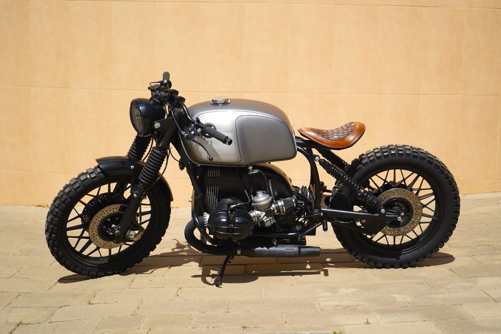 BMW R100 Gray Brown, this is the latest bobber scrambler style preparation from LDK