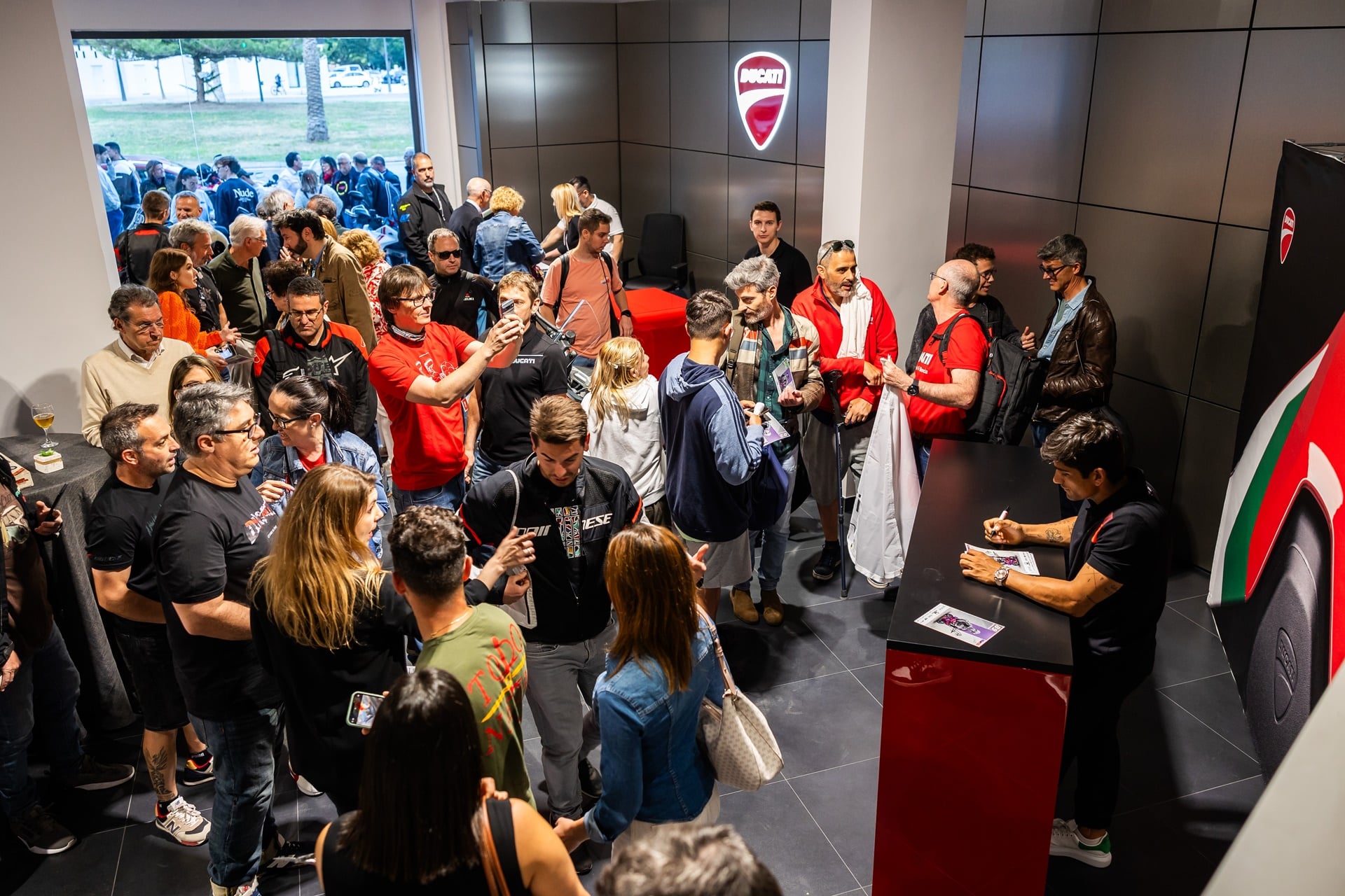 Ducati inaugurates its new dealership in the center of Valencia