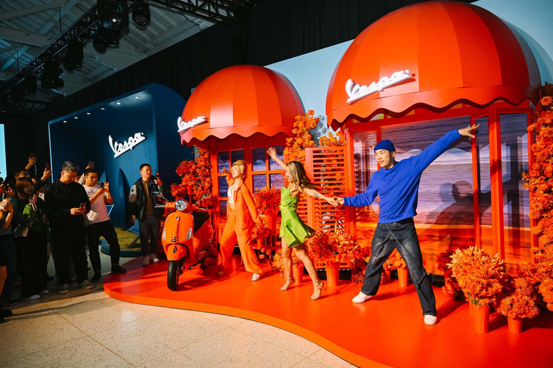 The Vespa Primavera 150 and Sprint 150 debut in the Chinese market