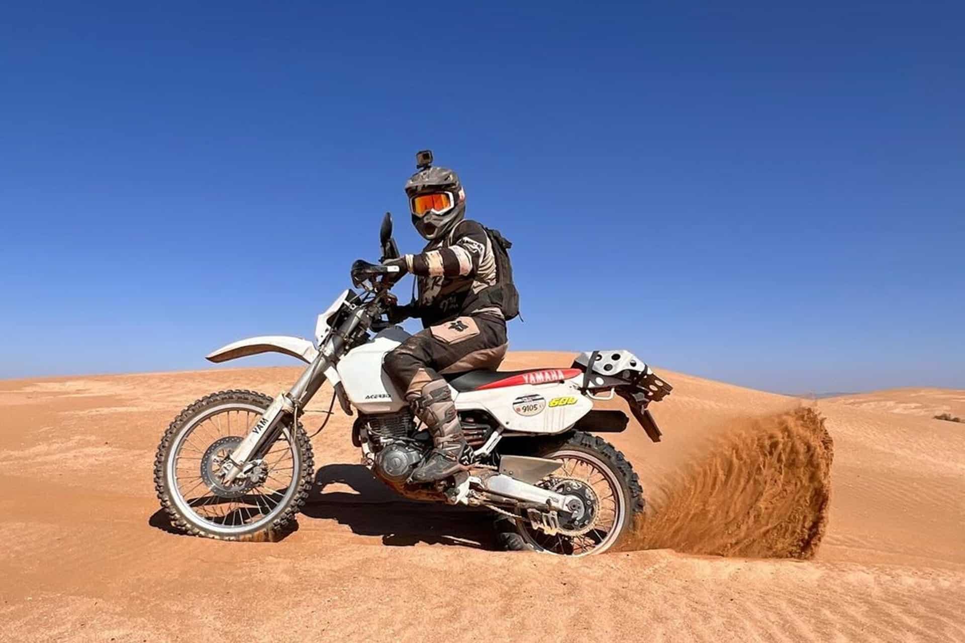 SandRaiders 2024: 154 bikes "Old school" They paraded through the Moroccan desert