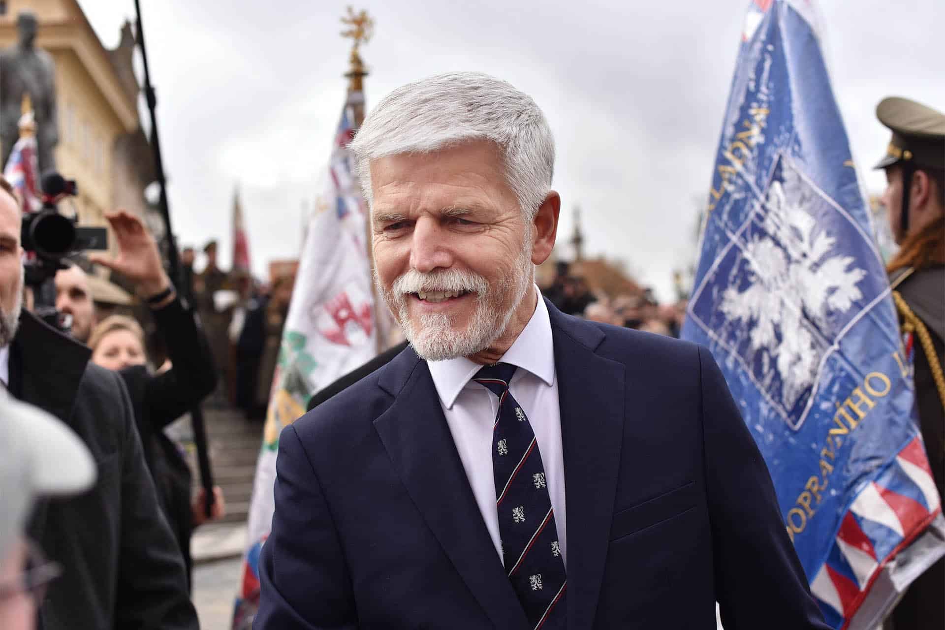 El presidente de República Checa sufre un accidente de moto ¡en circuito!