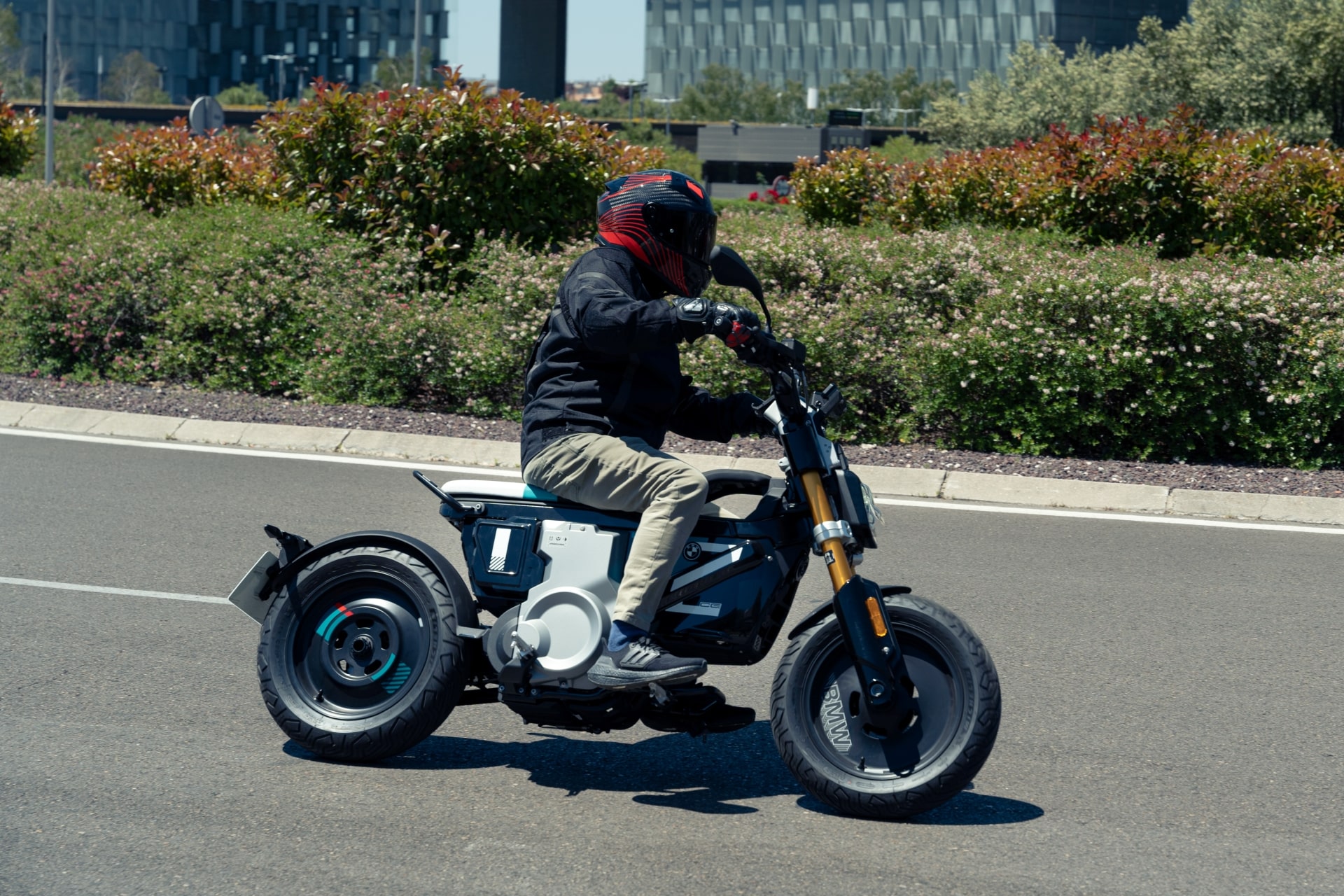 Prueba BMW CE 02 2024