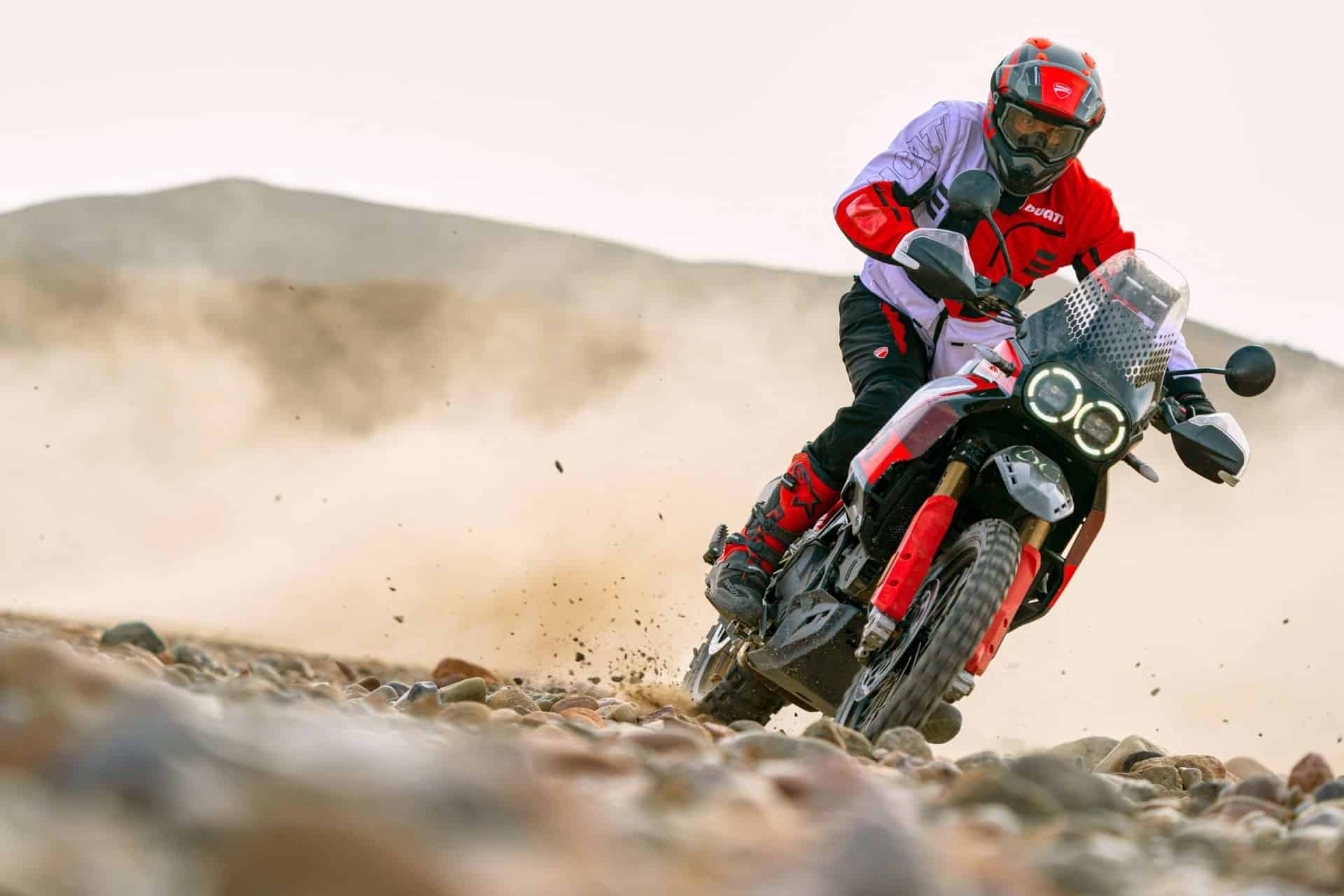 Ducati Explorer: The new clothing line inspired by the DesertX Rally style