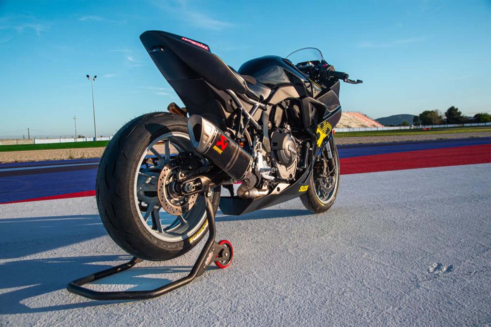 As for the engine, there are no changes, but there are major modifications