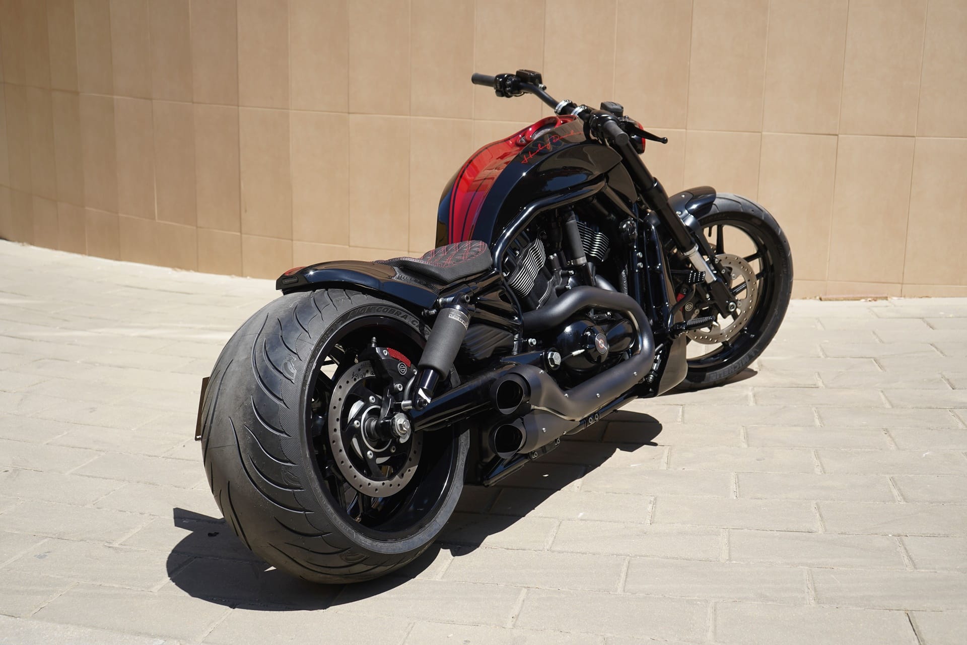 VROD 300 Black&Red: The latest Harley preparation "Made in LDK"