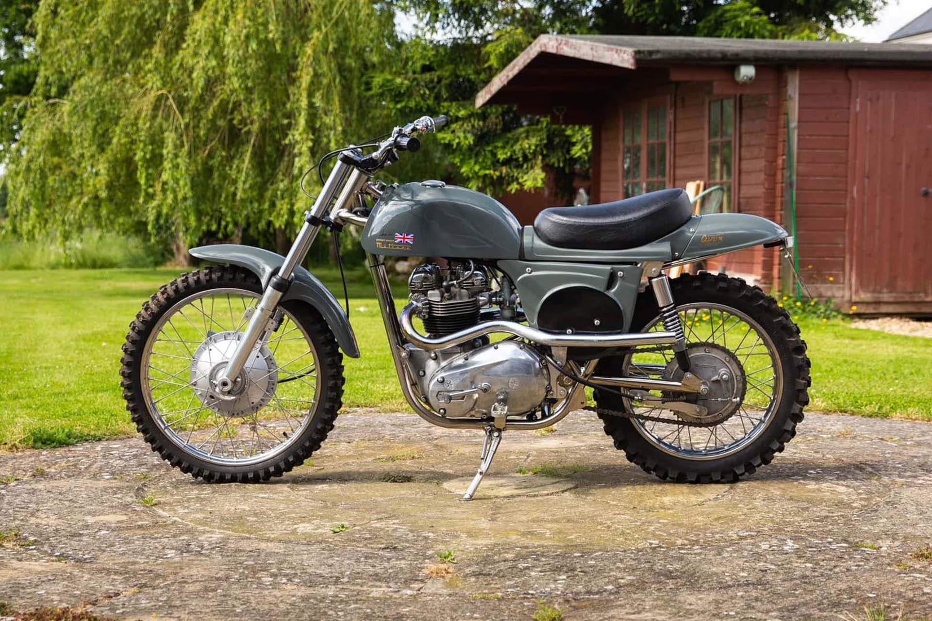 No es la Métisse Mk3 de McQueen, pero es un pedazo de historia que podría ser tuyo