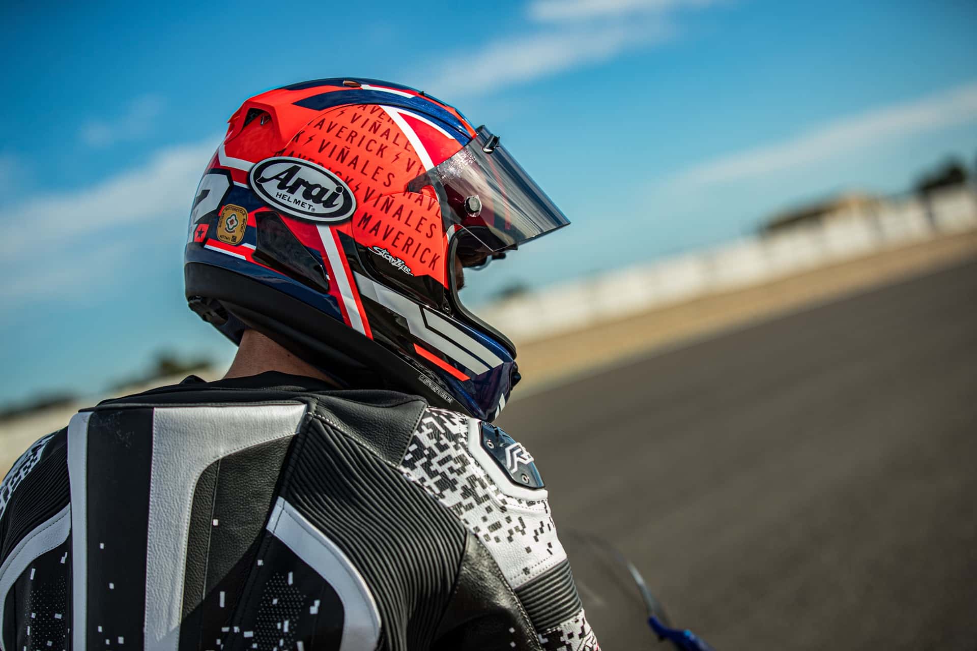 Arai actualiza la imagen de los cascos más populares de su gama 2024