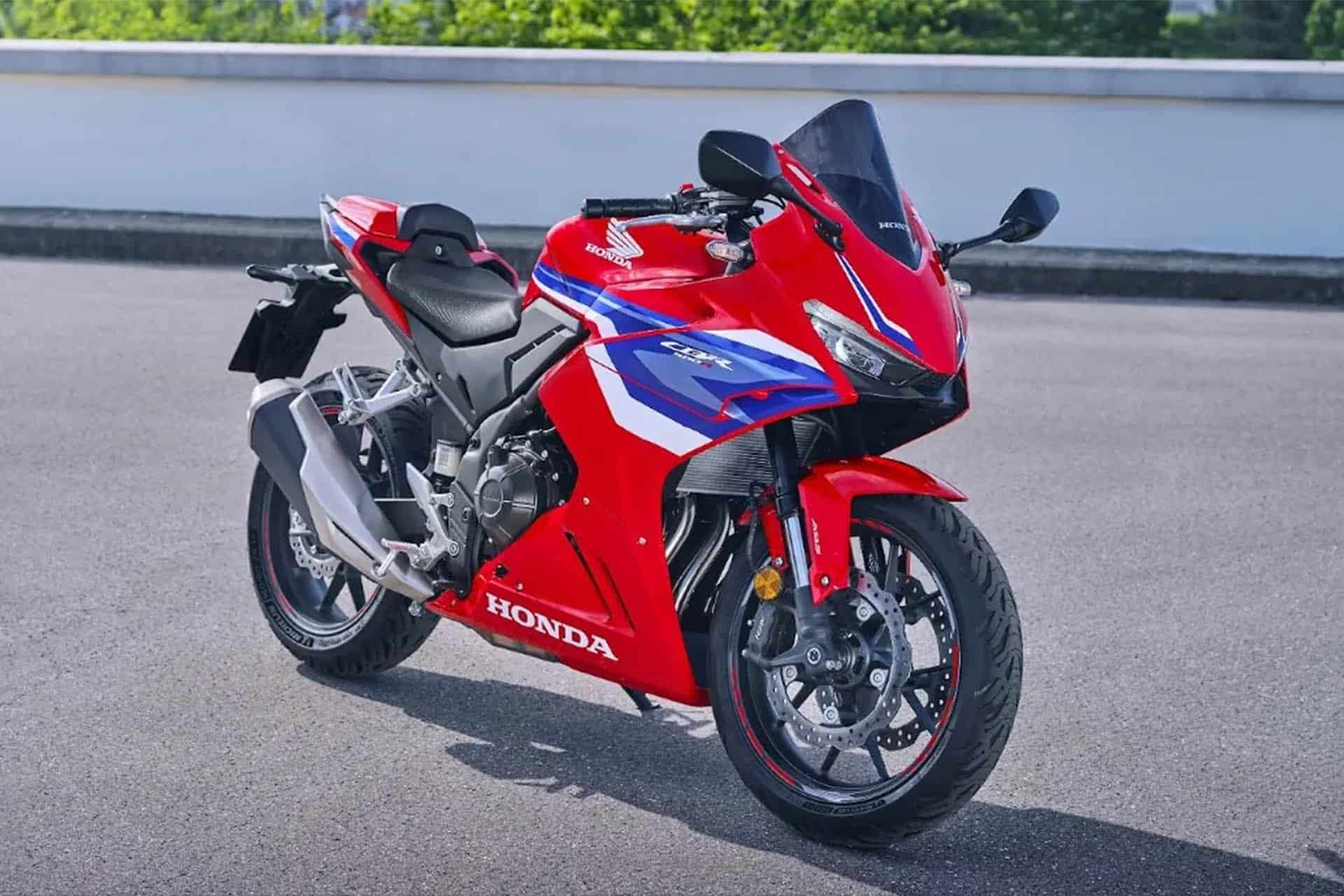 Honda currently has a 400 model in Japan, but it is a twin-cylinder.