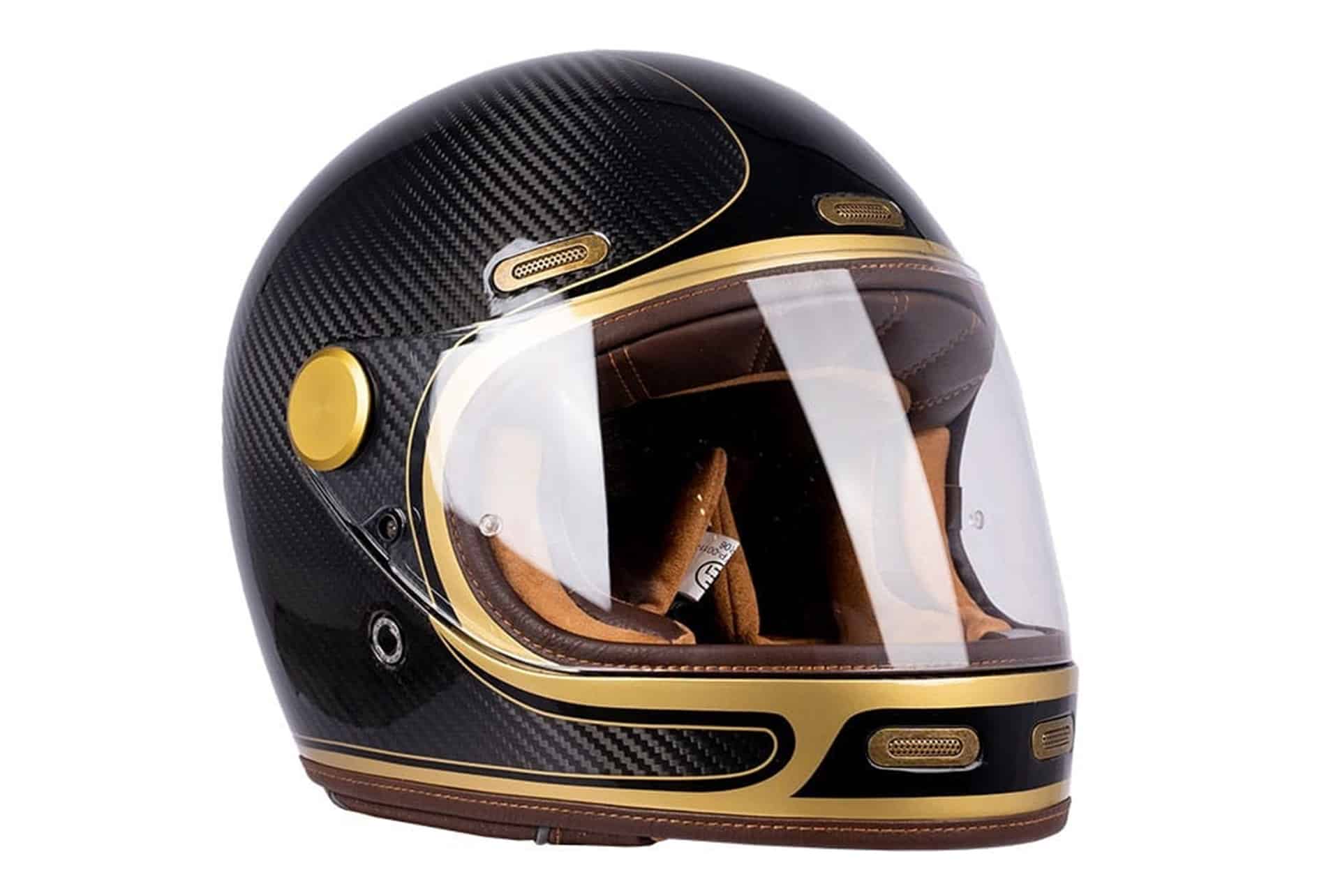 By City Roadster III, the new Full Carbon helmet from the Spanish brand