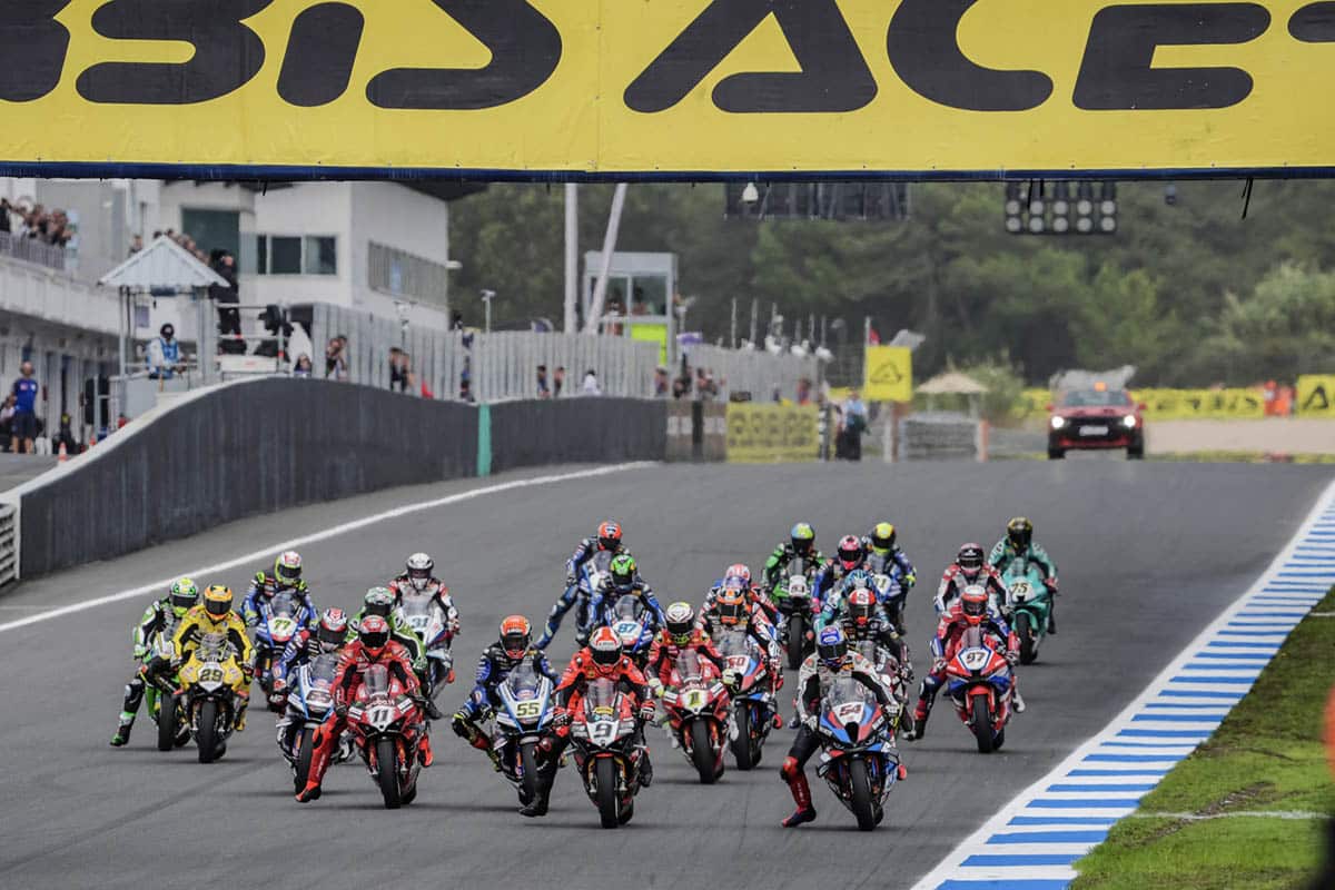 SBK Portugal 2024: Razgatliolgu se acerca al título, pero Bulega aguanta