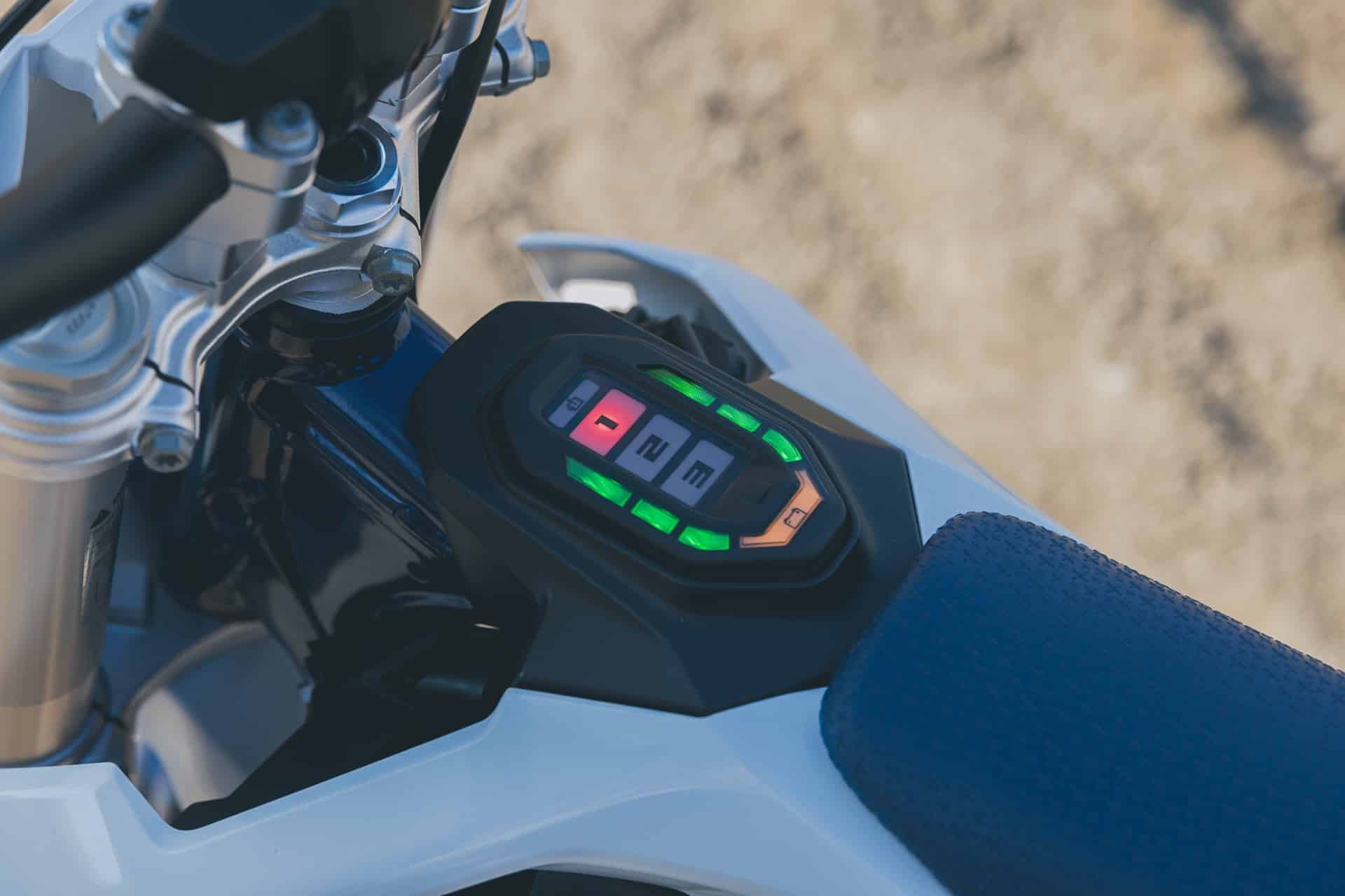 Husqvarna presents its new EE 5 2025: More performance and riding time