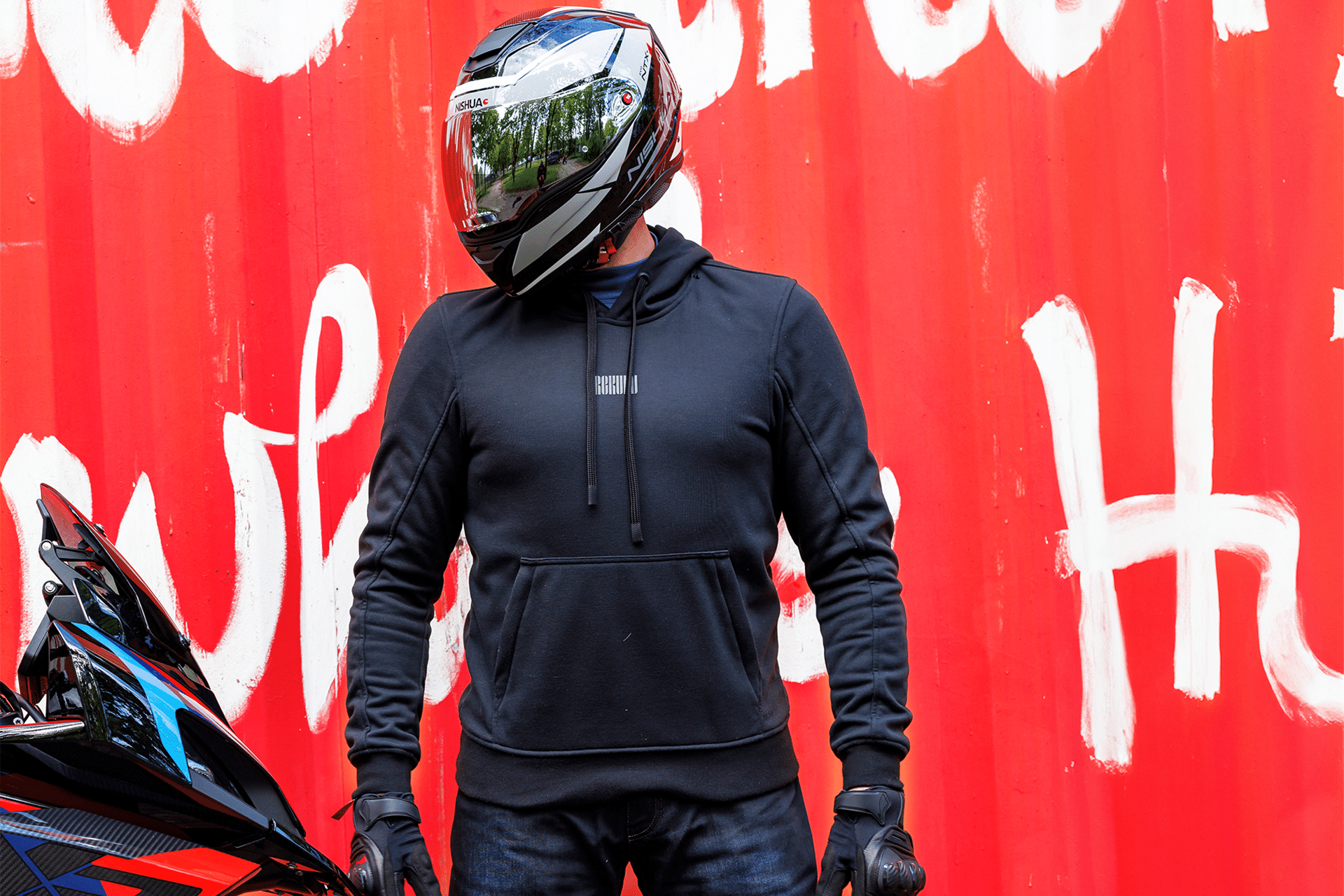 Rekurv C-11.05: La sudadera de moto que combina protección y estilo casual
