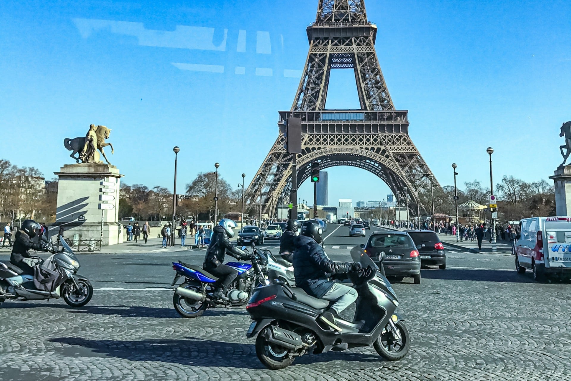 París en lucha contra las motos