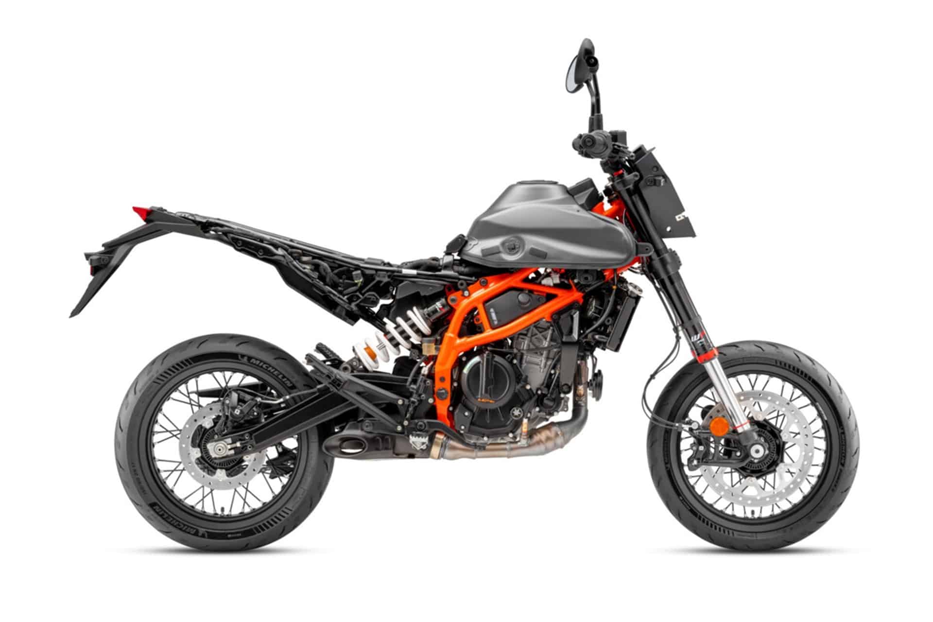 KTM's SMC R range is renewed in 2025 with its new 125 and 390 variants