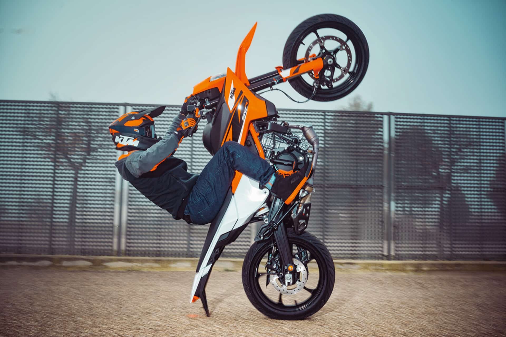 KTM's SMC R range is renewed in 2025 with its new 125 and 390 variants