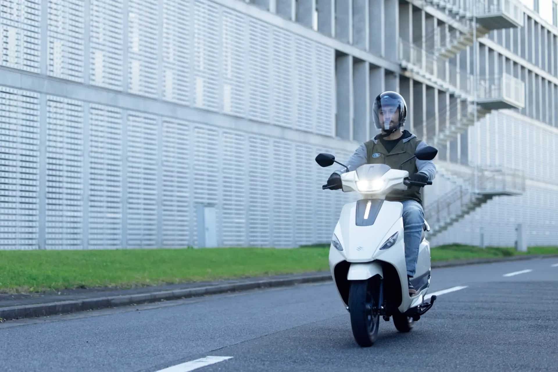 Suzuki e-Address 2025