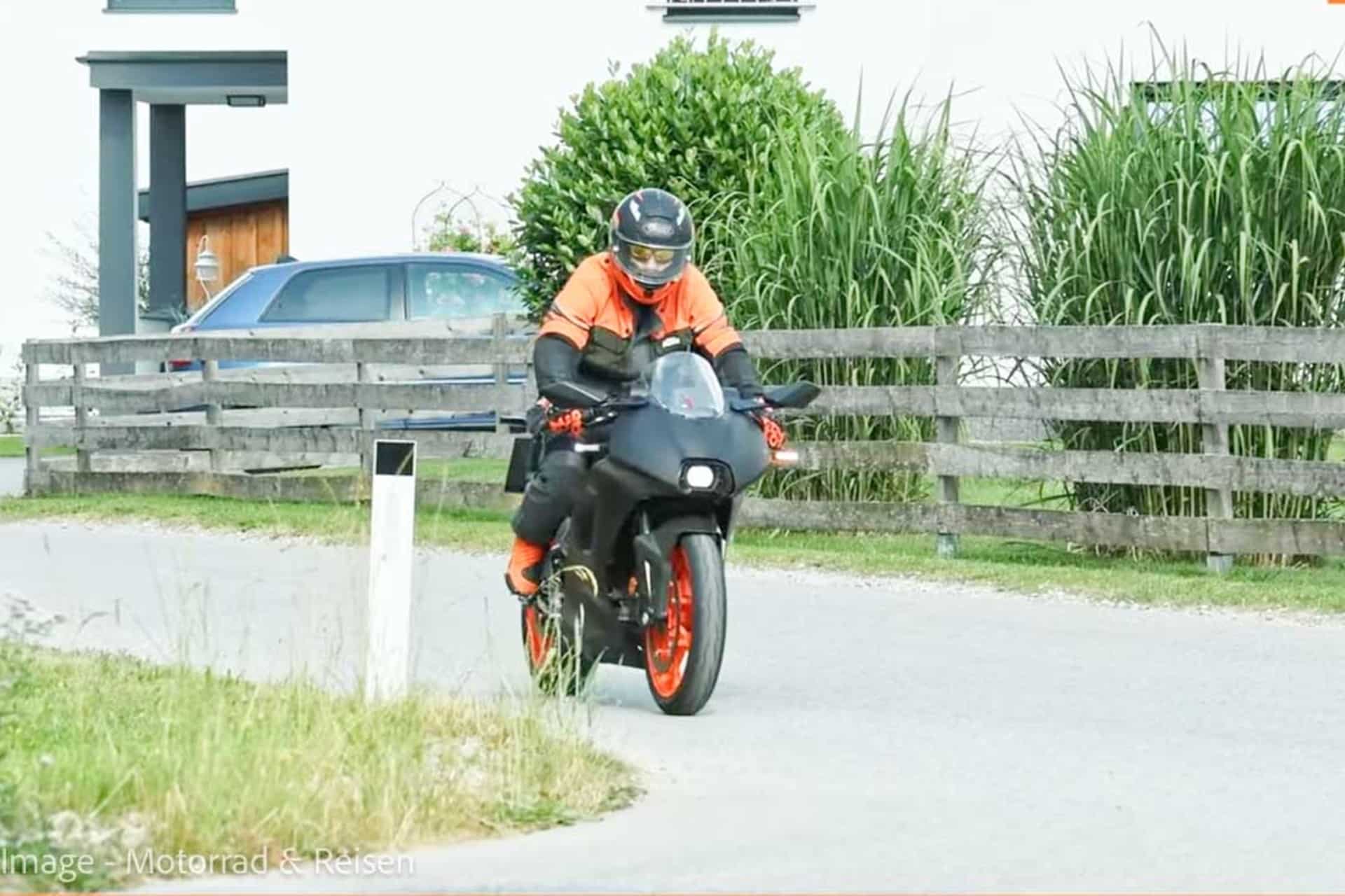 KTM continues taking steps in the evolution of its future RC 390