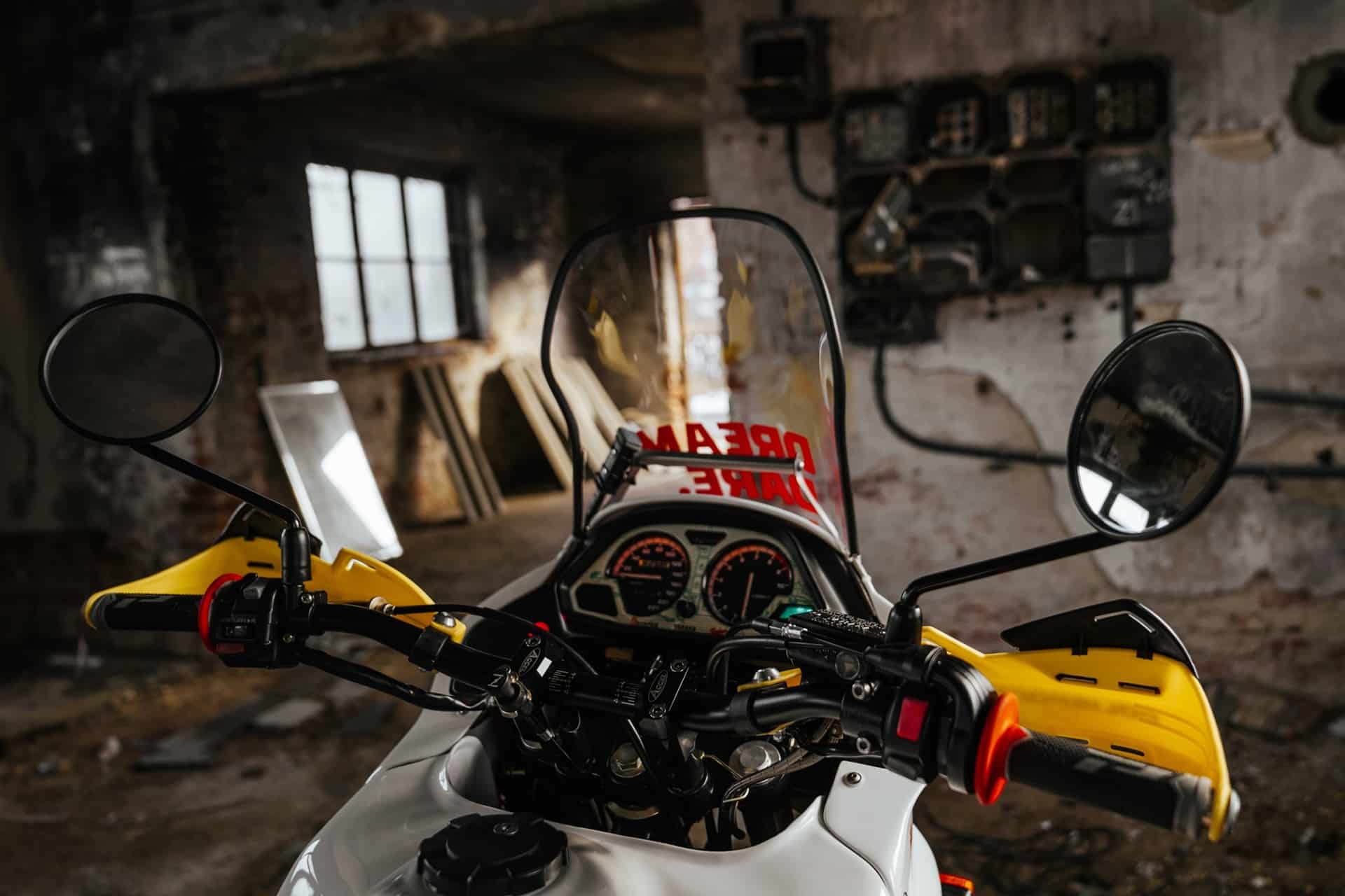 Yamaha Super Ténéré Chesterfield Edition by Bike Factory: Tribute to Classic Dakar