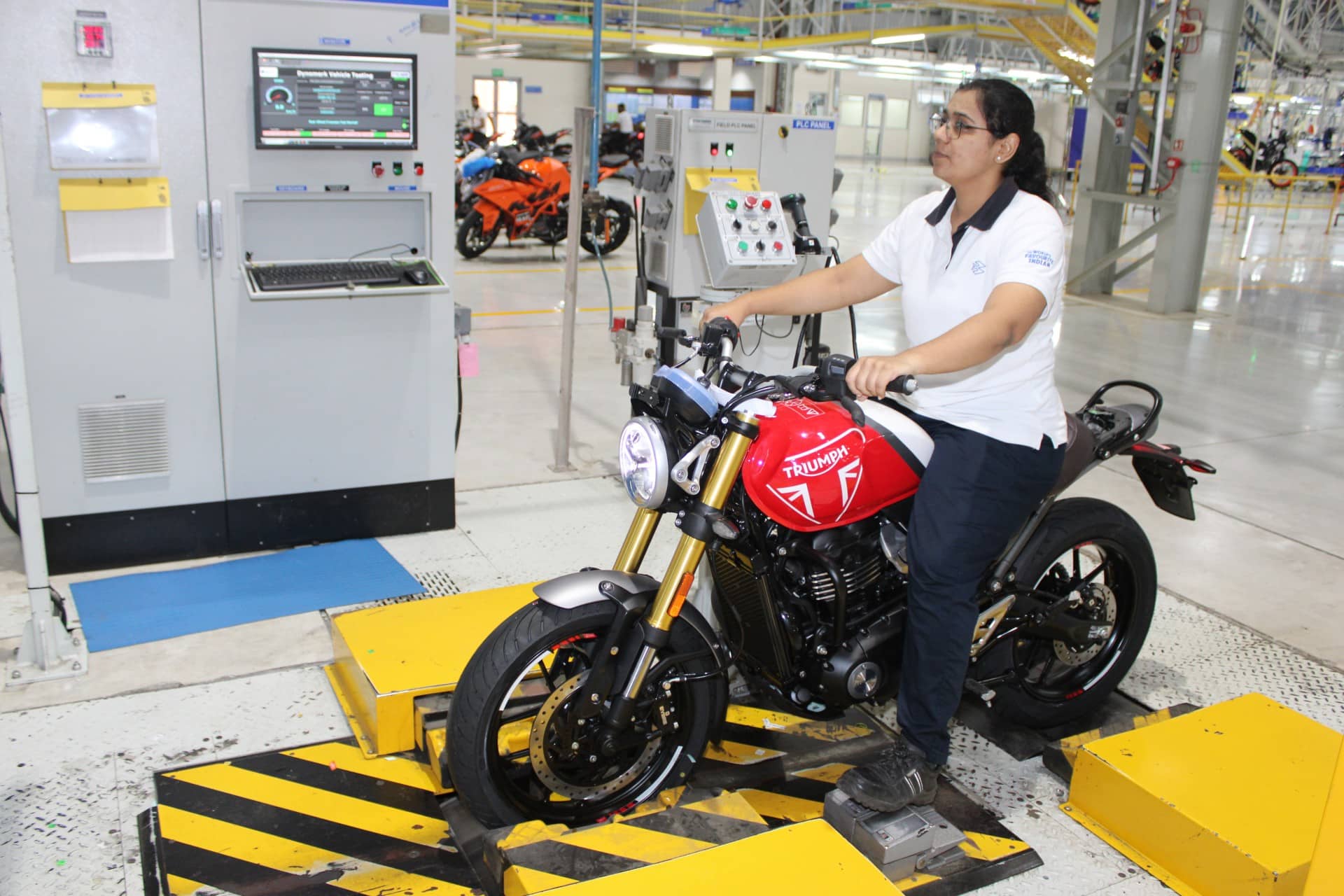 Bajaj dominate and press