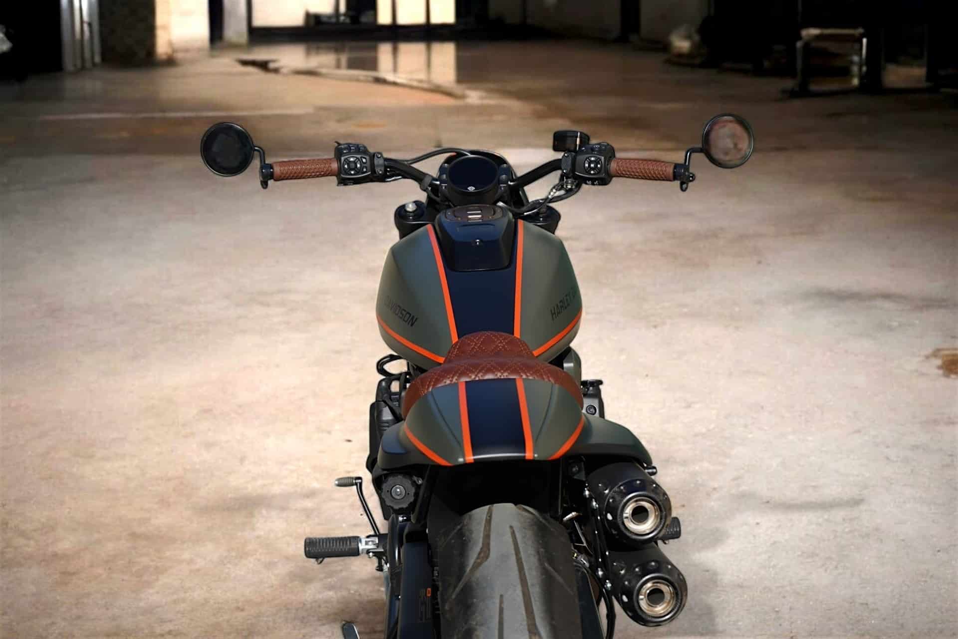 Antonio Orozco premieres his brand new Sportster 1250 s customized by the LDK team