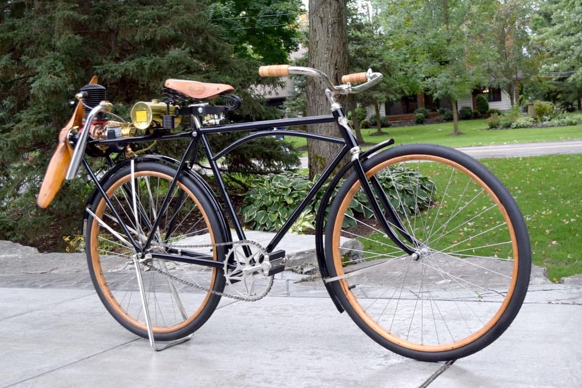 Aerothrust: el ciclomotor que lo mismo te transportaba que te afeitaba el cuello con su hélice