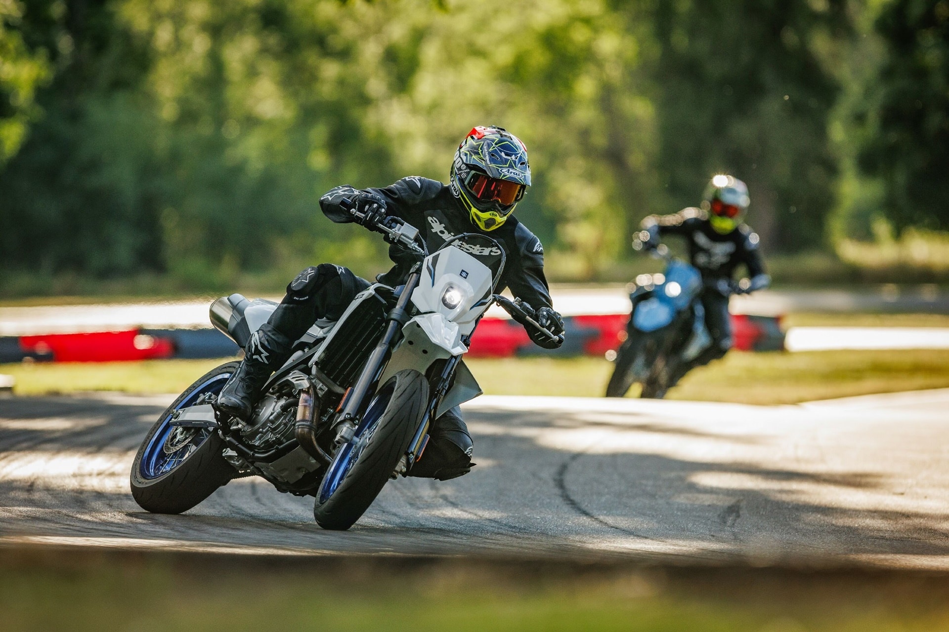 Suzuki abre el plazo de reserva de las nuevas DR-Z4S y DR-Z4SM