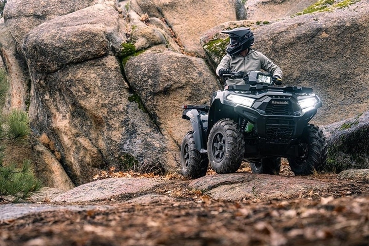 Kawasaki da a conocer su nueva gama 2025 de vehículos ATV y UV
