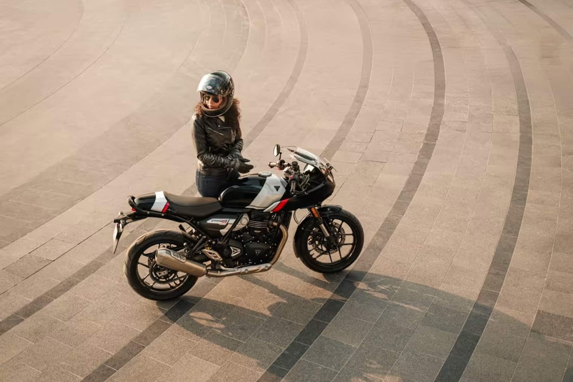 The novel Thruxton 400 is already officially new member of the Modern Classic de Triumph range