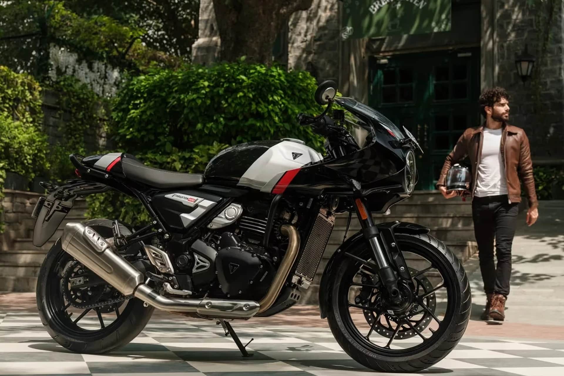 La novedosa Thruxton 400 ya es oficialmente nueva integrante de la gama Modern Classic de Triumph