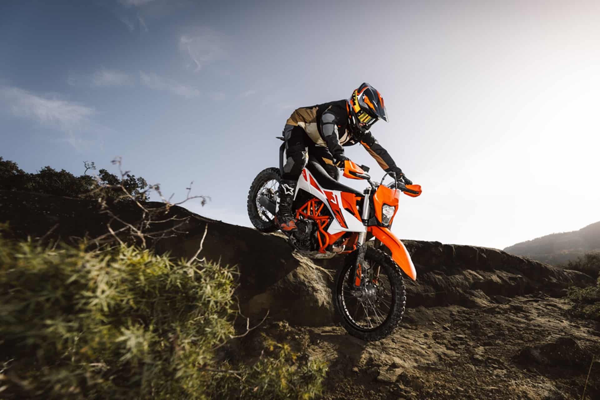 KTM officially presents its new 690 Enduro R and 690 SMC R 2026