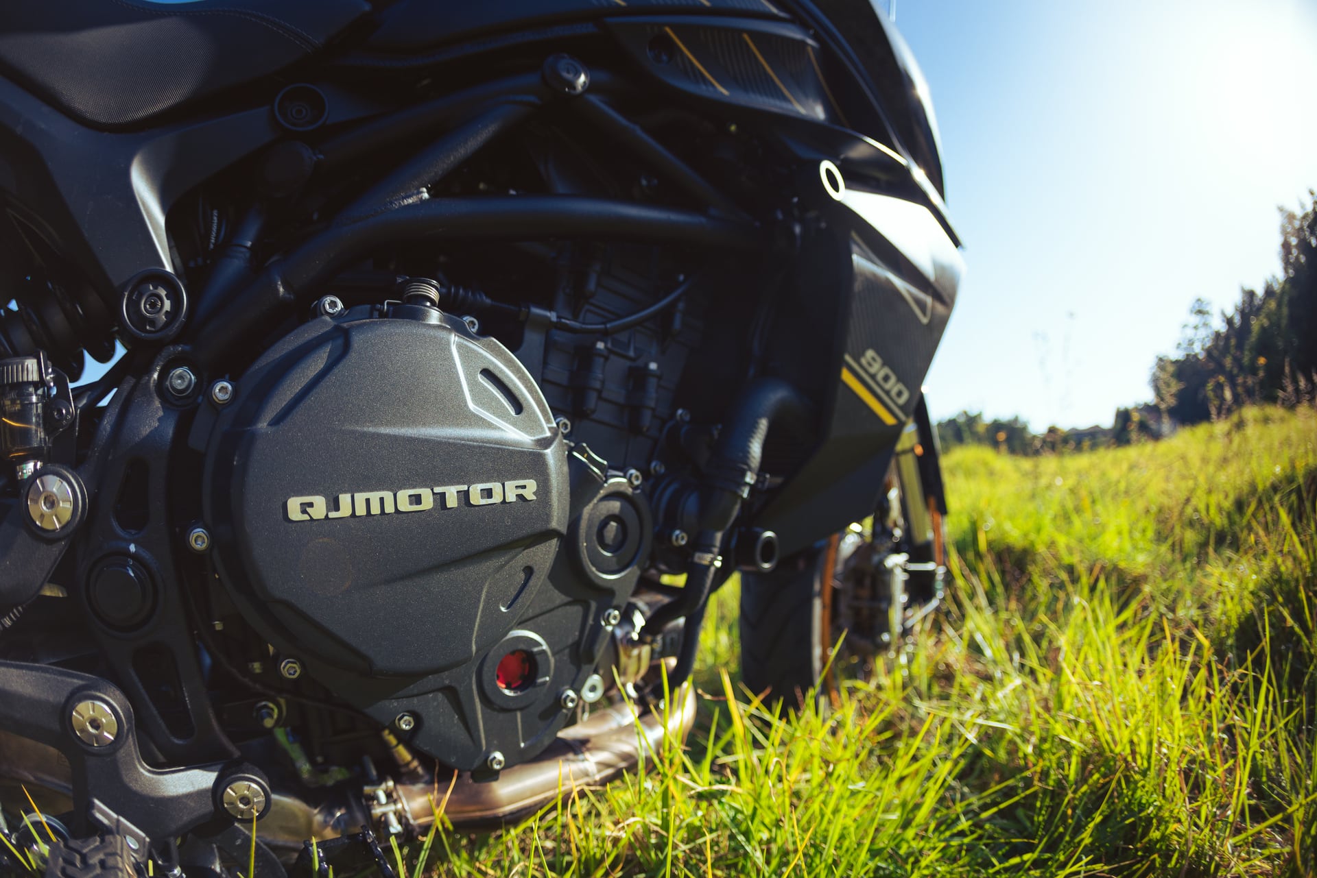 Test QJ Motor SRT 900 S/SX