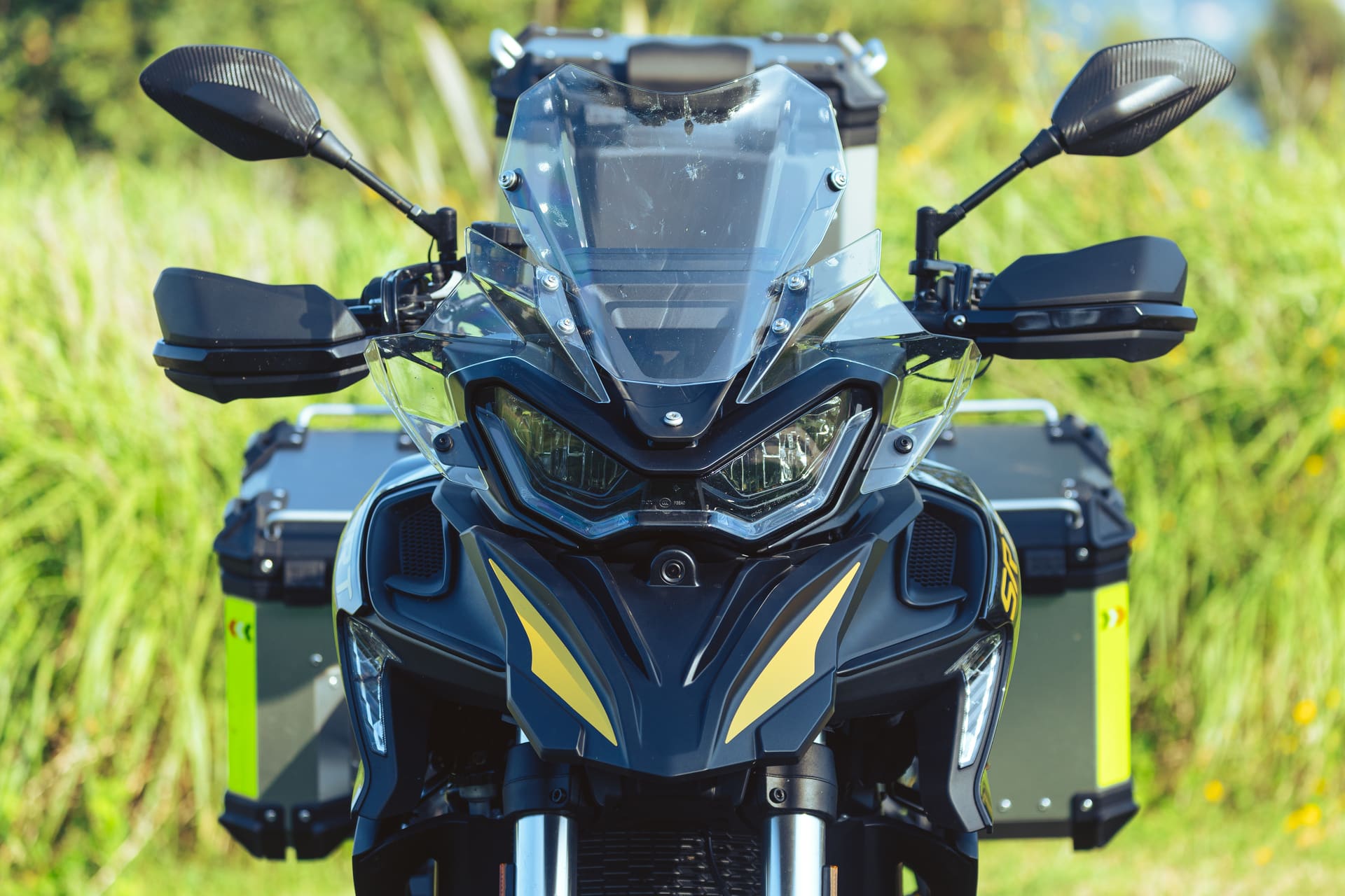 Test QJ Motor SRT 900 S/SX