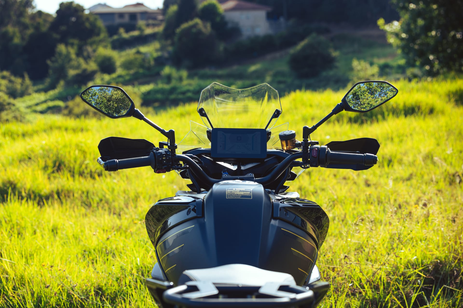 Test QJ Motor SRT 900 S/SX