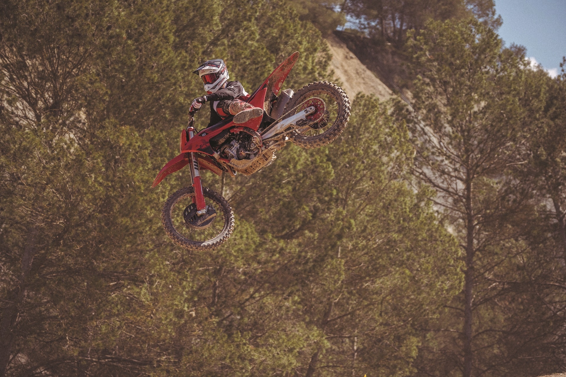 GASGAS GAMAS 2026: The brand reveals its new motocross and enduro models for next season