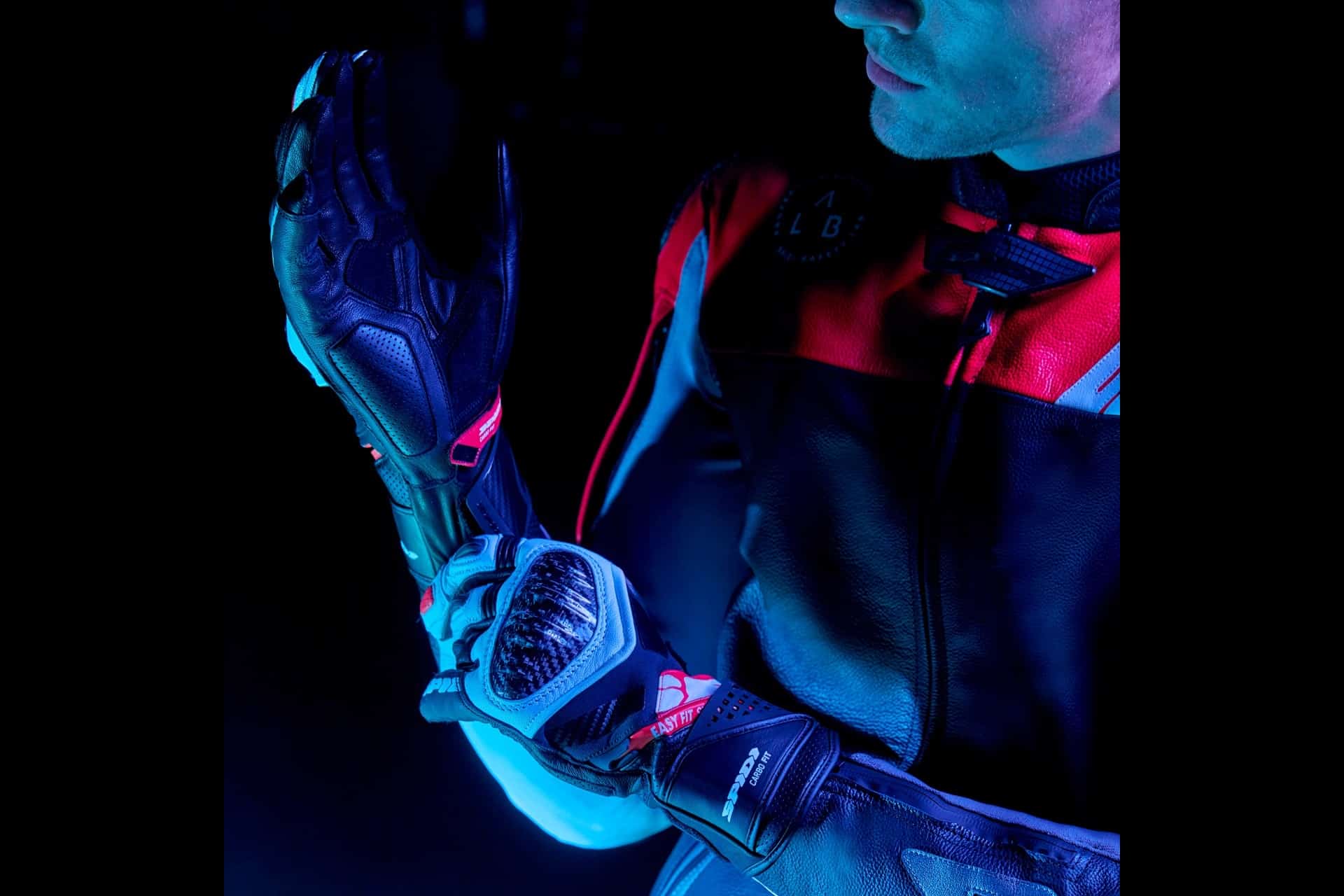 Racing Spidi 2025 gloves: circuit sensations within reach of all bikers