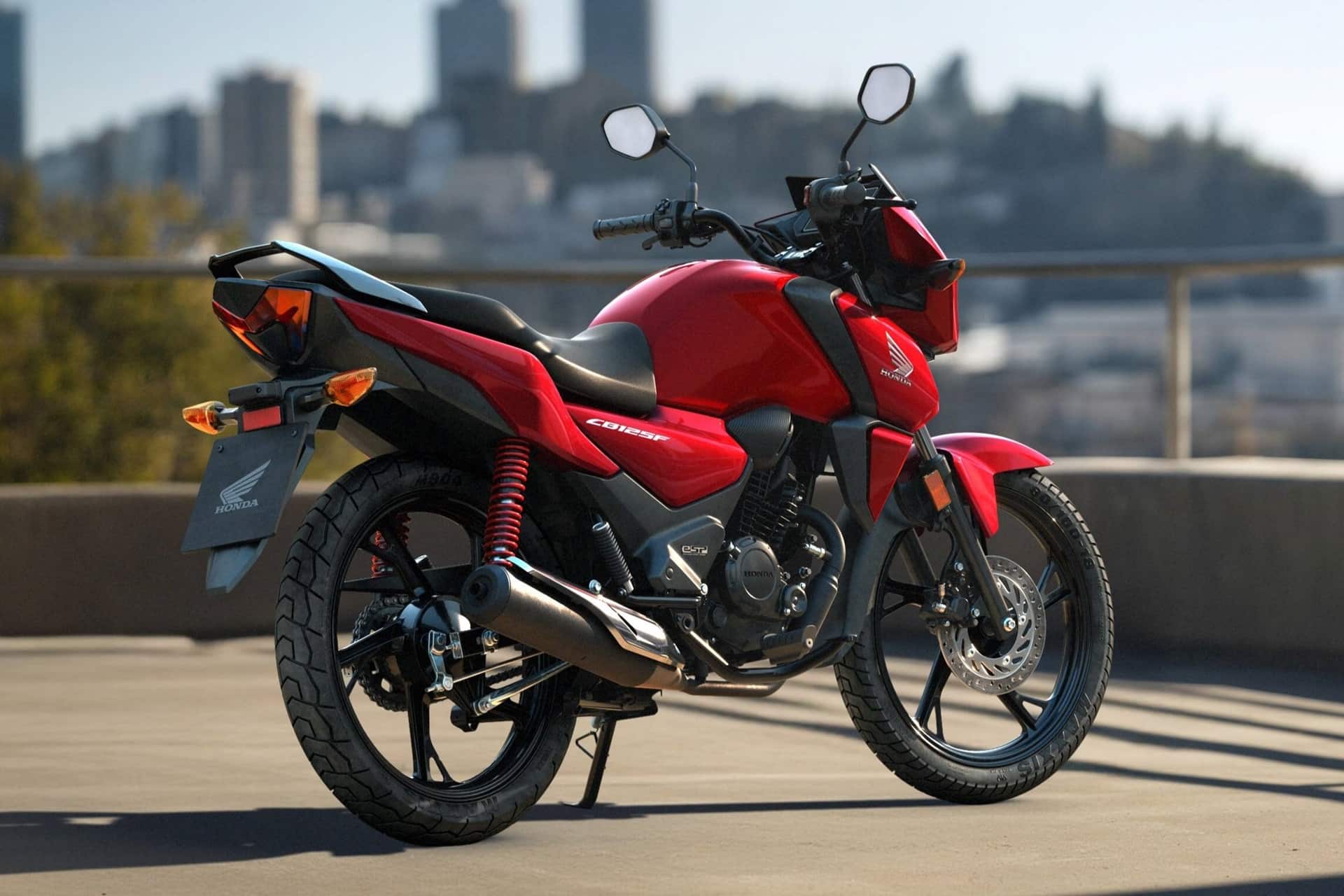 Honda announces the immediate availability of its renewed CB125F