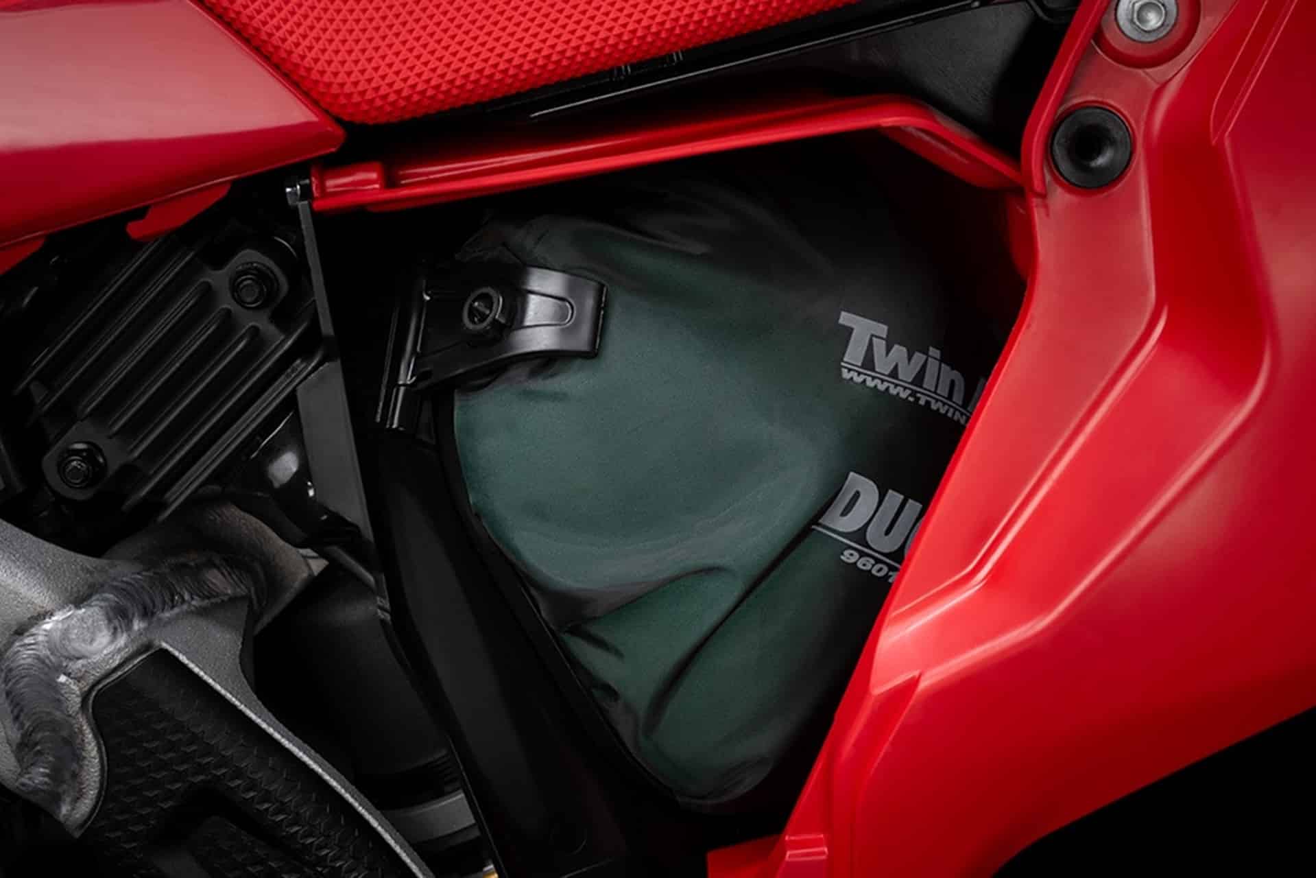 Photos: Ducati Performance presents its new range of accessories for the demo450 mx for maximum track performance