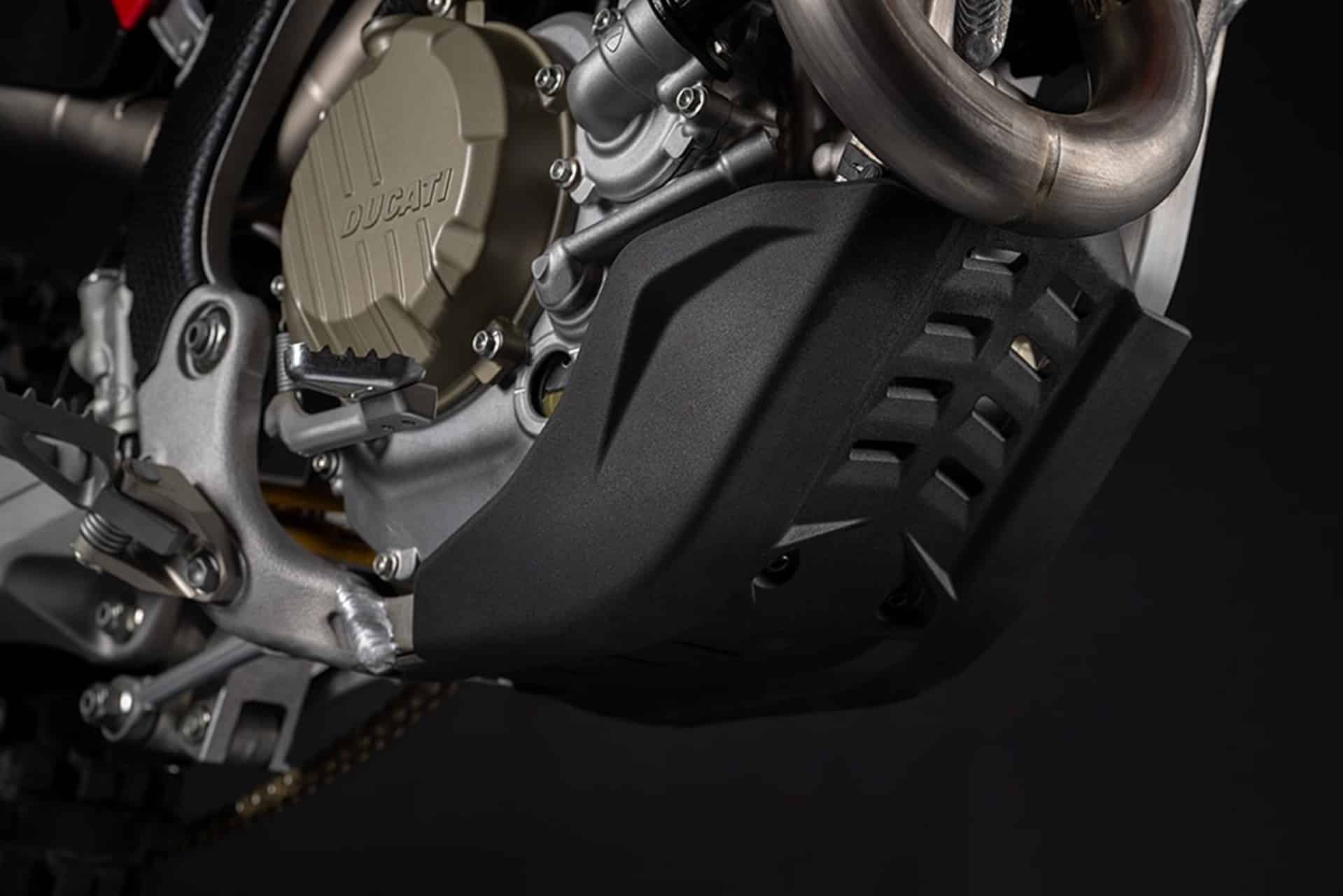 Photos: Ducati Performance presents its new range of accessories for the demo450 mx for maximum track performance