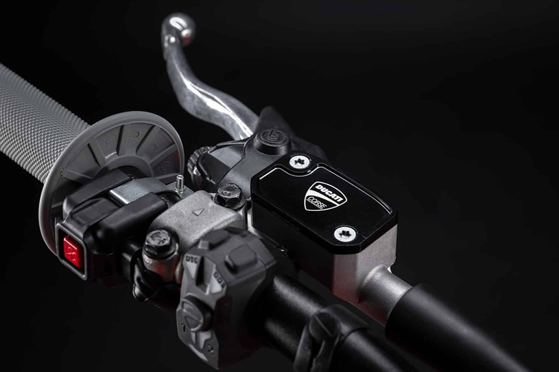 Photos: Ducati Performance presents its new range of accessories for the demo450 mx for maximum track performance