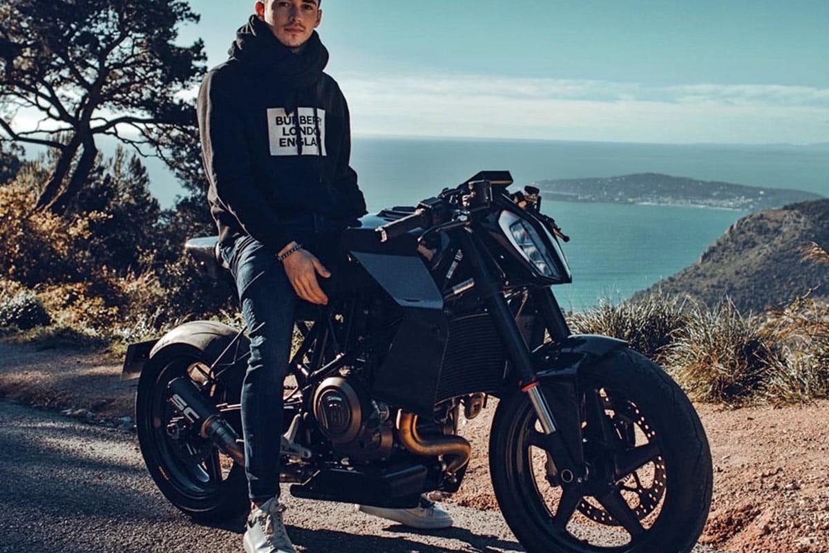 The motorcycle was a Monegasco pilot self -regime